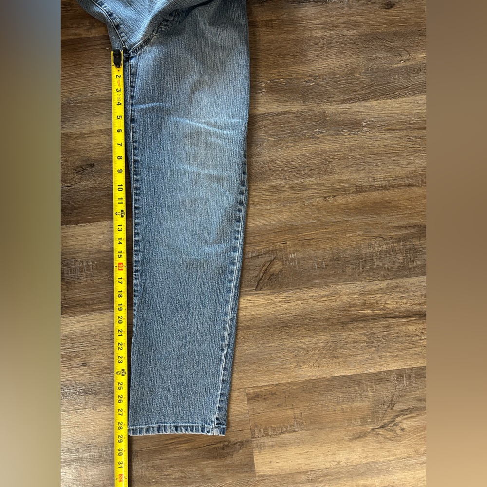 Bandolino Women’s Jeans | Mid-Rise Blue Denim | sz 14 - Picture 4 of 8